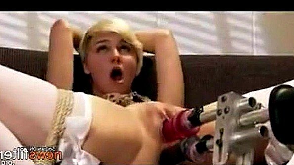 Мощный сквирт от секс машины - порно видео смотреть онлайн на поддоноптом.рф